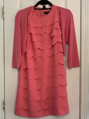 White House Black Market pink ruffled tiered shift dress w/cardigan size small